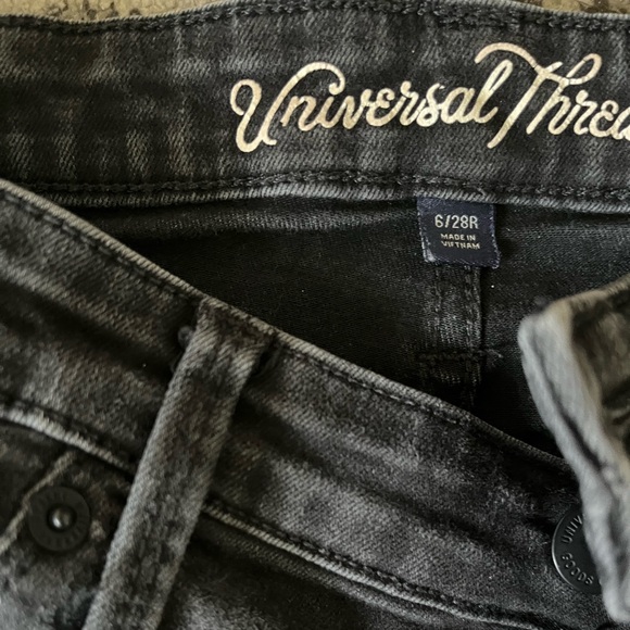 Universal Thread Distressed Jeggings - Picture 3 of 4